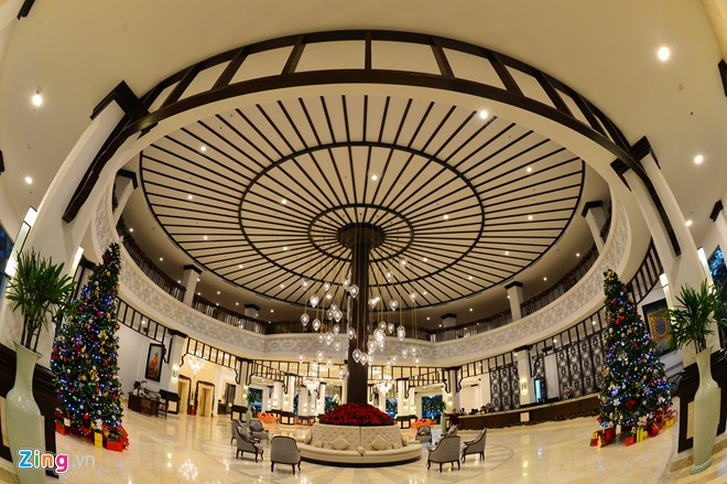 Hệ thống phòng hội nghị tại đây có diện tích sức chứa hơn 1.000 người. Hệ thống phòng hội nghị tại đây có diện tích sức chứa hơn 1.000 người.