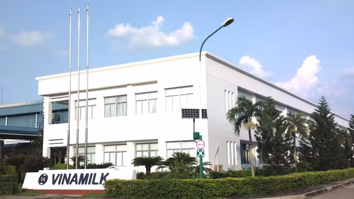 Nhà máy sữa Sài Gòn với việc sử dụng hệ thống đèn led giúp tiết kiệm năng lượng, tái sử dụng nước sau xử lý để tưới cây… đã được nhận giải thưởng môi trường của TP.HCM năm 2014.