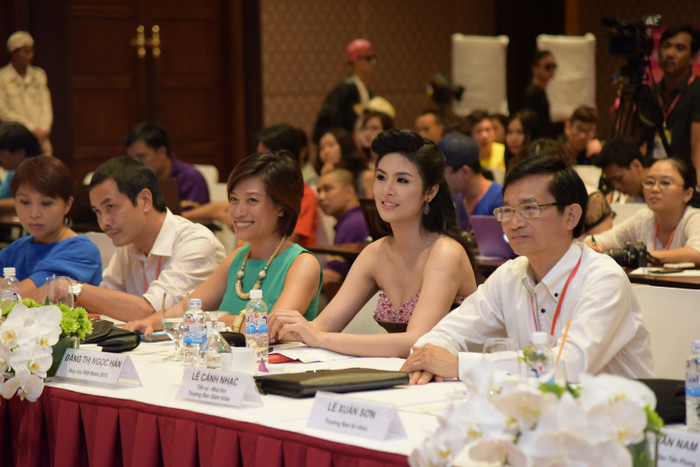 Ban Giám khảo vòng thi Người đẹp tài năng Hoa Hậu Việt Nam 2014.