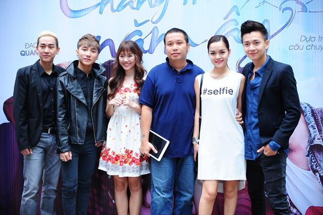 Ekip thực hiện bộ phim Chàng trai năm ấy... Ekip thực hiện bộ phim Chàng trai năm ấy...