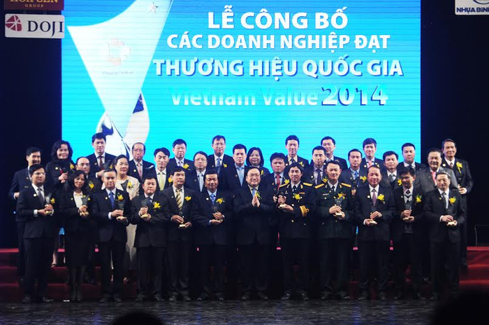Đại diện các doanh nghiệp nhận danh hiệu Thương hiệu Quốc gia. Ảnh: Quý Đoàn. Đại diện các doanh nghiệp nhận danh hiệu Thương hiệu Quốc gia. Ảnh: Quý Đoàn.