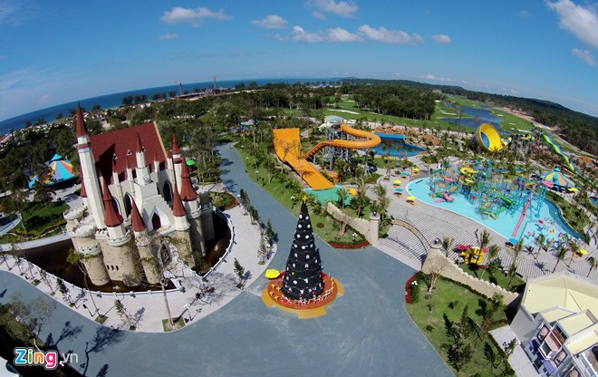 Vinpearl Phú Quốc là một trong các siêu dự án của tập đoàn Vingroup năm 2014. Vinpearl Phú Quốc là một trong các siêu dự án của tập đoàn Vingroup năm 2014.