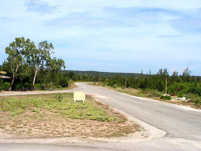 Moscow đã có một thỏa thuận thuê lại Cam Ranh như là một cơ sở cho hải quân Liên Xô trong vòng 25 năm để hỗ trợ các hoạt động hải quân Xô Viết ở Thái Bình Dương. Theo các tài liệu thì hải quân Liên Xô có 10 tàu nổi, 8 tàu ngầm và 6 tàu phụ trợ hải quân tại đây. Moscow đã có một thỏa thuận thuê lại Cam Ranh như là một cơ sở cho hải quân Liên Xô trong vòng 25 năm để hỗ trợ các hoạt động hải quân Xô Viết ở Thái Bình Dương. Theo các tài liệu thì hải quân Liên Xô có 10 tàu nổi, 8 tàu ngầm và 6 tàu phụ trợ hải quân tại đây.