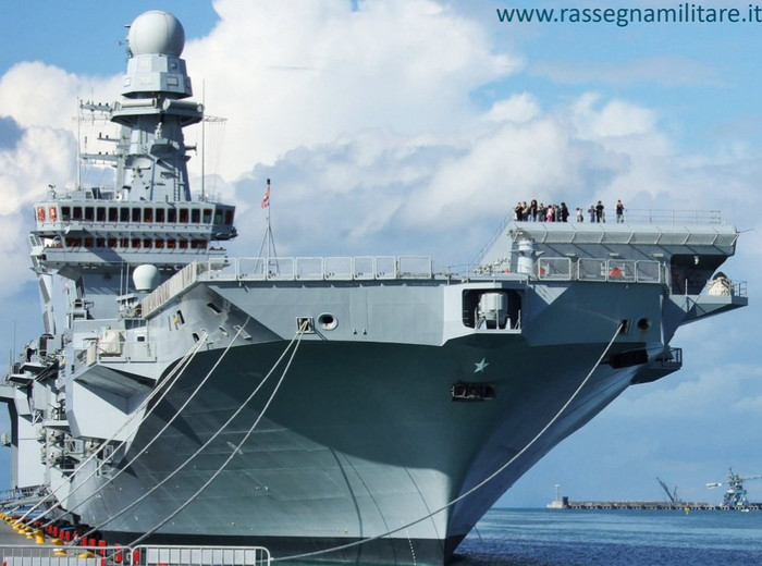 Hệ thống động cơ: Hệ thống đẩy COGAG, 4 tuabin khí General Electric/Avio LM2500, 2 chân vịt. Tốc độ: 28 hải lý/giờ.