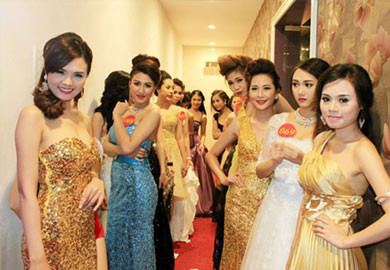 Trang web b-beauties sở hữu hàng chục cuộc thi sắc đẹp hàng năm Trang web b-beauties sở hữu hàng chục cuộc thi sắc đẹp hàng năm