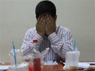 Phước Sang trong buổi họp báo về khoản nợ doanh nhân Minh Chung Phước Sang trong buổi họp báo về khoản nợ doanh nhân Minh Chung