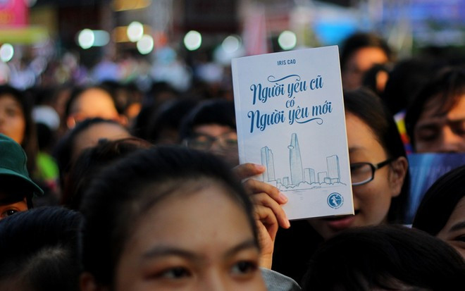 Những cuốn sách bán chạy đa số là những tiểu thuyết ngôn tình Những cuốn sách bán chạy đa số là những tiểu thuyết ngôn tình