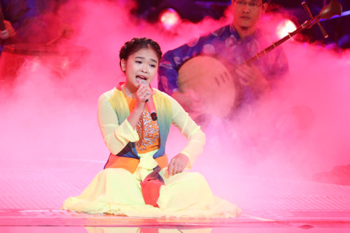 Quán quân The Voice Kids 2014 Thiện Nhân với Cô đôi thượng ngàn