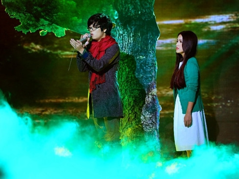 Bùi Anh Tuấn và Tú Vi Bùi Anh Tuấn và Tú Vi