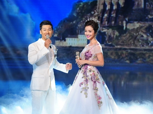 Jennifer Phạm và Đức Tuấn xây lâu đài tình ái Jennifer Phạm và Đức Tuấn xây lâu đài tình ái