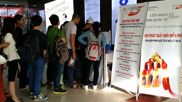 Liên hoan phim đã thu hút hàng chục nghìn khán giả đến rạp Liên hoan phim đã thu hút hàng chục nghìn khán giả đến rạp
