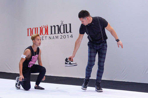 Việc dùng những lời lẽ thiếu tế nhị dành cho các thí sinh của giám khảo Vietnam Next Top Model đã được nhắc đến nhiều.