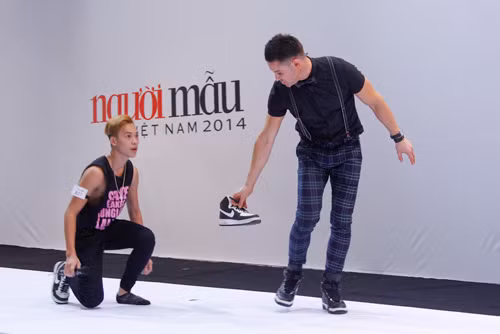 Việc dùng những lời lẽ thiếu tế nhị dành cho các thí sinh của giám khảo Vietnam Next Top Model đã được nhắc đến nhiều.