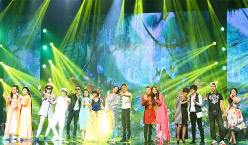 Cát Phượng giới thiệu 7 cặp thí sinh như một vở hài kịch