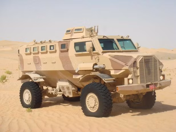 Xe bọc thép của Gila của IVEMA sử dụng động cơ diesel Daimler- Chrysler của Mercedes-Benz công suất 215 mã lực. Cơ cấ u s ố tự động. Xe được trang bị hệ thống điều chỉnh áp lực lốp tự động có thể điều chỉnh trong khi đang di chuyển thông qua một thiết bị số gắn trong cabin.