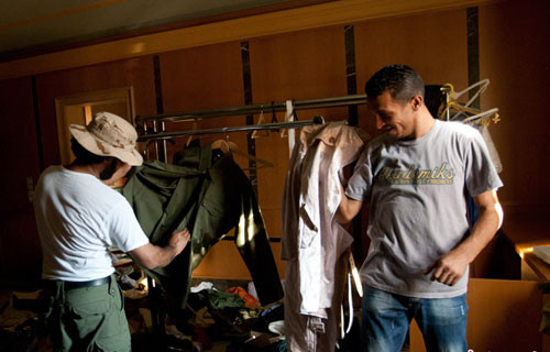 Phiến quân Libya bao vây, tấn công, sục sạo trong tư dinh của đại tá Gaddafi Phiến quân Libya bao vây, tấn công, sục sạo trong tư dinh của đại tá Gaddafi