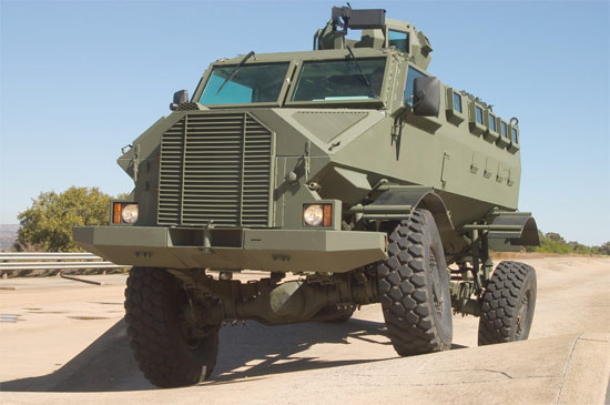 Xe bọc thép kháng mìn Gila do IVEMA, một trong những tập đoàn công nghiệp quốc phòng nội địa danh tiếng nhất của Cộng hòa Nam Phi nghiên cứu và chế tạo. Chiến xa bọc thép Gila được sản xuất hàng loạt vừa để phục vụ nhu cầu trong nước và xuất khẩu ra nước ngoài. Hình dáng bên ngoài của xe bọc thép Gila gần giống với phiên bản xe chiến đấu bộ binh đa năng Casspir cũng do IVEMA nghiên cứu và chế tạo cách đây hơn 30 năm. Xe bọc thép kháng mìn Gila do IVEMA, một trong những tập đoàn công nghiệp quốc phòng nội địa danh tiếng nhất của Cộng hòa Nam Phi nghiên cứu và chế tạo. Chiến xa bọc thép Gila được sản xuất hàng loạt vừa để phục vụ nhu cầu trong nước và xuất khẩu ra nước ngoài. Hình dáng bên ngoài của xe bọc thép Gila gần giống với phiên bản xe chiến đấu bộ binh đa năng Casspir cũng do IVEMA nghiên cứu và chế tạo cách đây hơn 30 năm.