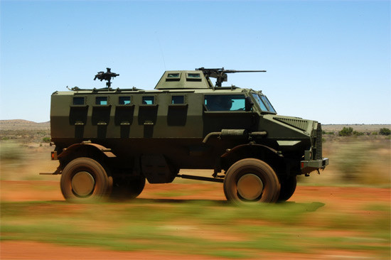 Chiến xa Gila của quân đội Nam Phi lần đầu tiên được tiết lộ là vào năm 2006. Trước khi xuất hiện và chào hàng các đối tác, Gila đã phải trải qua nhiều chương trình thử nghiệm trên thực địa tại các khu vực như Nam Phi, Trung Đông và Nam Mỹ. Chiến xa Gila của quân đội Nam Phi lần đầu tiên được tiết lộ là vào năm 2006. Trước khi xuất hiện và chào hàng các đối tác, Gila đã phải trải qua nhiều chương trình thử nghiệm trên thực địa tại các khu vực như Nam Phi, Trung Đông và Nam Mỹ.