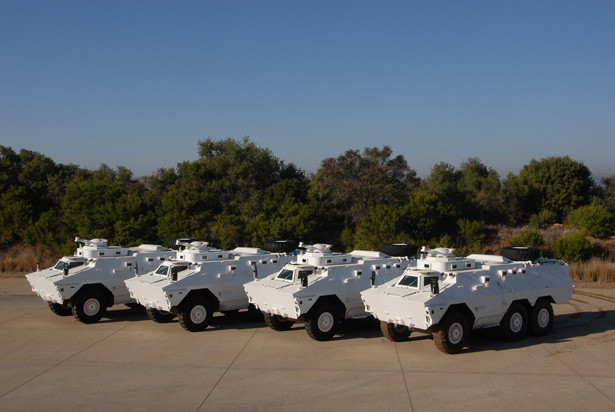 Thân của Gila được gia cường và có khả năng chống xuyên thủng trước sự tấn công của các đầu đạn cỡ nòng 7,62 mm của NAT0.Xe bọc thép có thể được sử dụng với nhiều mục đích khác nhau như tuần tra, vận chuyển bộ binh, chiến đấu, cứu thương. Ở phiên bản tuần tra chiến đấu, xe được trang bị một tháp pháo nhỏ trên nóc với 2 loại súng máy cỡ nòng 7,62 mm và 12,7 mm. Thân của Gila được gia cường và có khả năng chống xuyên thủng trước sự tấn công của các đầu đạn cỡ nòng 7,62 mm của NAT0.Xe bọc thép có thể được sử dụng với nhiều mục đích khác nhau như tuần tra, vận chuyển bộ binh, chiến đấu, cứu thương. Ở phiên bản tuần tra chiến đấu, xe được trang bị một tháp pháo nhỏ trên nóc với 2 loại súng máy cỡ nòng 7,62 mm và 12,7 mm.