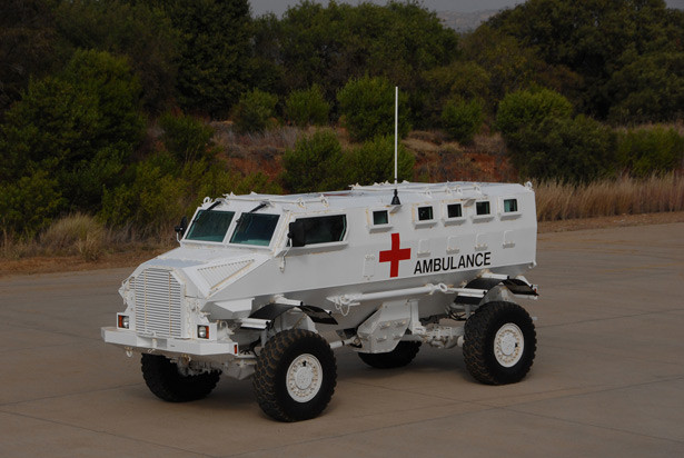 Xe bọc thép Gila có khả năng đảm bảo an toàn cho tài xế và bộ binh ngồi trong xe trước sự công phá của 14 kg thuốc nổ cực mạnh TNT (tương đương trọng lượng và sức công phá của 2 quả mìn chống tăng bình thường) ở bất cứ vị trí nào dưới gầm xe khi nó đang di chuyển làm nhiệm vụ. Xe bọc thép Gila có khả năng đảm bảo an toàn cho tài xế và bộ binh ngồi trong xe trước sự công phá của 14 kg thuốc nổ cực mạnh TNT (tương đương trọng lượng và sức công phá của 2 quả mìn chống tăng bình thường) ở bất cứ vị trí nào dưới gầm xe khi nó đang di chuyển làm nhiệm vụ.