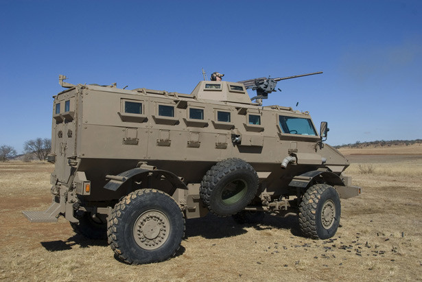 Trên nóc phía sau cũng có thể được bố trí một súng máy 7,62 mm hoặc 1 súng phóng lựu tự động cỡ đạn 40 mm. Gila cũng có thể được lắp them tên lửa chống tăng tùy theo yêu cầu của khách hàng. Trên nóc phía sau cũng có thể được bố trí một súng máy 7,62 mm hoặc 1 súng phóng lựu tự động cỡ đạn 40 mm. Gila cũng có thể được lắp them tên lửa chống tăng tùy theo yêu cầu của khách hàng.