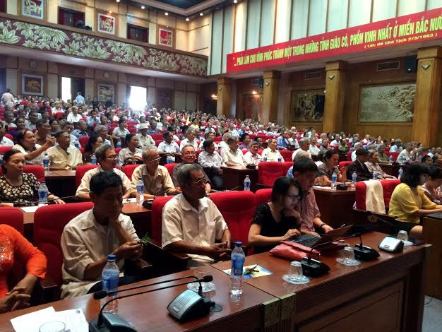 Hơn 1.500 người cao tuổi tại các tỉnh đã đến tham dự chương trình chăm sóc sức khỏe cho người cao tuổi do Vinamilk tổ chức. Hơn 1.500 người cao tuổi tại các tỉnh đã đến tham dự chương trình chăm sóc sức khỏe cho người cao tuổi do Vinamilk tổ chức.