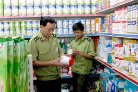 Thuốc tránh thai được trộn vào với sữa bột nhằm giúp trẻ tăng cân nhanh hơn do trong thuốc có thành phần các chất gây tích nước cho cơ thể.