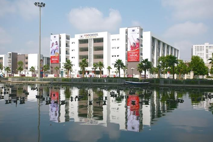 Năm nay, cuộc đua chọn trường có thêm tên tuổi mới: Vinschool. Năm nay, cuộc đua chọn trường có thêm tên tuổi mới: Vinschool.