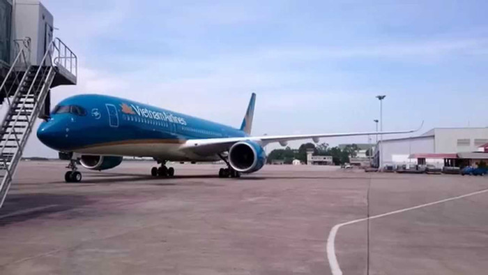 Đe dọa an toàn bay, 28/30 quận huyện của Hà Nội không được sử dụng đèn laser ảnh 2 Đe dọa an toàn bay, 28/30 quận huyện của Hà Nội không được sử dụng đèn laser ảnh 2