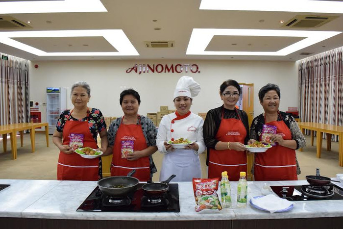 Tại nhà máy Long Thành, khách tham quan sẽ được trực tiếp quan sát quy trình sản xuất Hạt nêm Aji-ngon. Tại nhà máy Long Thành, khách tham quan sẽ được trực tiếp quan sát quy trình sản xuất Hạt nêm Aji-ngon.