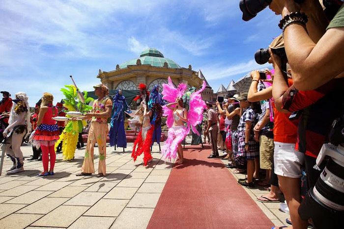 Ngay tại thời điểm này, tại Bà Nà Hills đang diễn ra tuần lễ Một thoáng nước Pháp mang đến cho du khách cảm nhận sâu lắng về nền văn hóa Pháp đặc trưng. Ngay tại thời điểm này, tại Bà Nà Hills đang diễn ra tuần lễ Một thoáng nước Pháp mang đến cho du khách cảm nhận sâu lắng về nền văn hóa Pháp đặc trưng.