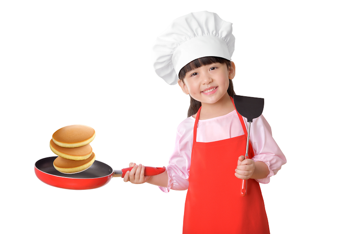 Cùng bột bánh rán pha sẵn vị Sô-cô-la của Ajinomoto Việt Nam dạy con vào bếp ảnh 2