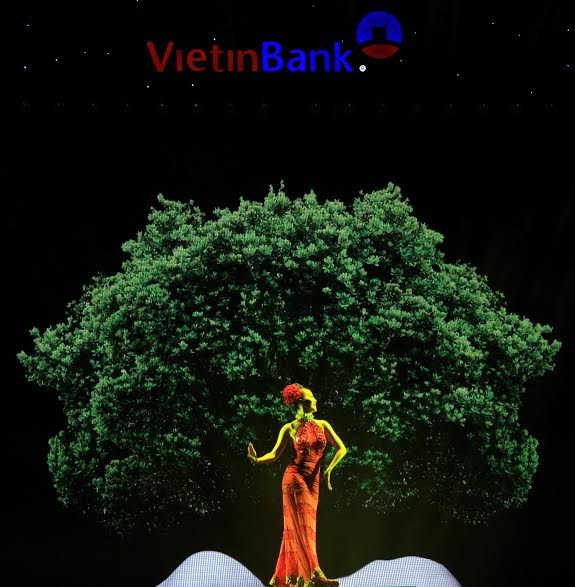 Linh Nga sống động với màn múa “SỐNG…” Linh Nga sống động với màn múa “SỐNG…”