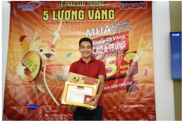 Nụ cười vui sướng của anh Phương khi nhận được giải thưởng giá trị, giúp anh có cơ hội đổi đời, nâng cao chất lượng cuộc sống. Nụ cười vui sướng của anh Phương khi nhận được giải thưởng giá trị, giúp anh có cơ hội đổi đời, nâng cao chất lượng cuộc sống.