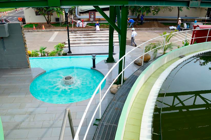 Nước thải tại Nhà máy Ajinomoto Biên Hòa sau khi được xử lý sẽ chảy qua hệ thống tiểu cảnh, hồ nước và chảy tạo thành thác nước trong xanh. Nước thải tại Nhà máy Ajinomoto Biên Hòa sau khi được xử lý sẽ chảy qua hệ thống tiểu cảnh, hồ nước và chảy tạo thành thác nước trong xanh.