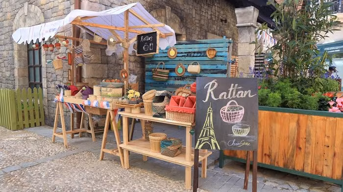 Một gian hàng tại chợ phiên Flea Marketing Một thoáng nước Pháp. Một gian hàng tại chợ phiên Flea Marketing Một thoáng nước Pháp.