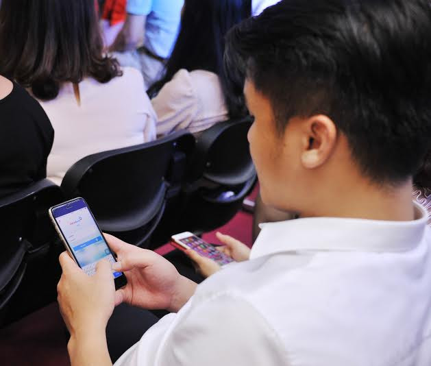 Với ứng dụng Mobile Banking hàng đầu Việt Nam, VietinBank hỗ trợ khách hàng dễ dàng tìm kiếm các chuyến bay cho lịch trình với chi phí tiết kiệm.