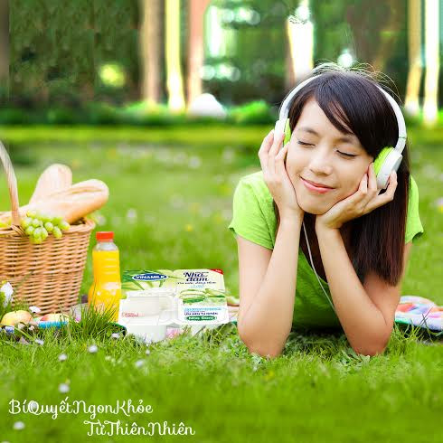 Sau 23 năm đầu tư hệ thống sản xuất sữa chua công nghiệp chuyên nghiệp, hiện nay dây chuyền sản xuất Vinamilk đang cung cấp đến 6,5 triệu hũ sữa chua mỗi ngày cho người tiêu dùng Việt Nam. Sau 23 năm đầu tư hệ thống sản xuất sữa chua công nghiệp chuyên nghiệp, hiện nay dây chuyền sản xuất Vinamilk đang cung cấp đến 6,5 triệu hũ sữa chua mỗi ngày cho người tiêu dùng Việt Nam.