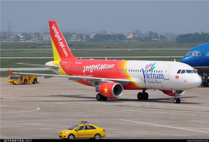 Vietjet đề nghị cơ quan báo chí đưa tin không chính xác về việc 2 phi công của hãng cải chính trên tinh thần tôn trọng sự thật, tôn trọng bạn đọc. Ảnh minh họa. Vietjet đề nghị cơ quan báo chí đưa tin không chính xác về việc 2 phi công của hãng cải chính trên tinh thần tôn trọng sự thật, tôn trọng bạn đọc. Ảnh minh họa.