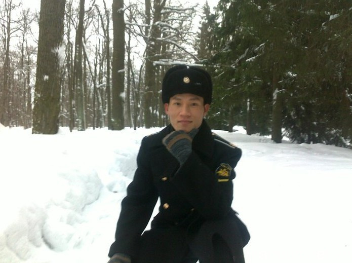 Do Việt Nam đã đặt mua 6 tàu ngầm lớp Kilo của Nga, từ đó cho thấy, tốp học viên hải quân này của Việt Nam có thể là được trường quân sự Nga đào tạo kỹ thuật chuyên nghiệp trên phương diện tàu ngầm. (Ảnh: Đẹp trai và hào hoa) Do Việt Nam đã đặt mua 6 tàu ngầm lớp Kilo của Nga, từ đó cho thấy, tốp học viên hải quân này của Việt Nam có thể là được trường quân sự Nga đào tạo kỹ thuật chuyên nghiệp trên phương diện tàu ngầm. (Ảnh: Đẹp trai và hào hoa)