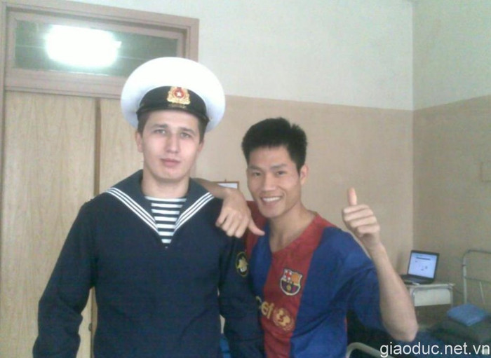 Chụp ảnh chung với học viên Nga. Chụp ảnh chung với học viên Nga.