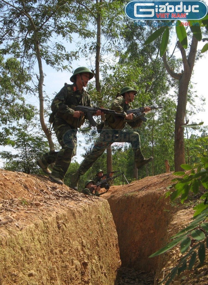 Tân binh các đơn vị thuộc Quân khu 1 trên thao trường Tân binh các đơn vị thuộc Quân khu 1 trên thao trường