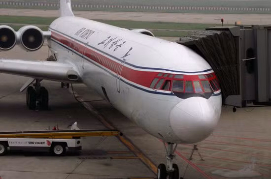 Tiêu chuẩn một sao của SkyTrax được hiểu là dành cho các hãng hàng không chất lượng thấp, chưa đạt được mức tiêu chuẩn trung bình của của ngành hàng không dân dụng thế giới. Ảnh: Đây là chiếc máy bay Ilyushin Il-62 P-885 của Air Koryo, một phiên bản của dòng Il-62 được chế tạo trong thập niên 1960. Kể từ năm 1989 đã có 10 vụ tai nạn liên quan tới II-62, song chỉ có hai vụ được xem là nghiêm trọng. Tiêu chuẩn một sao của SkyTrax được hiểu là dành cho các hãng hàng không chất lượng thấp, chưa đạt được mức tiêu chuẩn trung bình của của ngành hàng không dân dụng thế giới. Ảnh: Đây là chiếc máy bay Ilyushin Il-62 P-885 của Air Koryo, một phiên bản của dòng Il-62 được chế tạo trong thập niên 1960. Kể từ năm 1989 đã có 10 vụ tai nạn liên quan tới II-62, song chỉ có hai vụ được xem là nghiêm trọng.