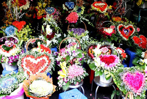 Các giỏ hoa được thiết kế đa dạng về hình thức