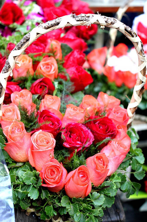 Các giỏ hoa thiết kế đơn giản thế này sẽ có giá trung bình khoảng 170.000 đồng.