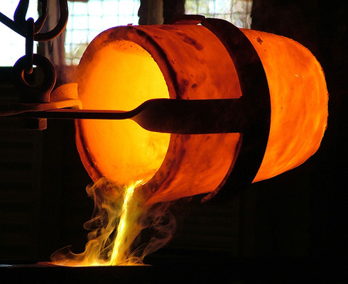 9. Nếu chia đều toàn bộ số vàng đang có cho dân số thế giới, mỗi người sẽ có khoảng 24 gam vàng, hay 0,8 ounce, tương đương khoảng 1.500 USD với thời giá hiện nay. 9. Nếu chia đều toàn bộ số vàng đang có cho dân số thế giới, mỗi người sẽ có khoảng 24 gam vàng, hay 0,8 ounce, tương đương khoảng 1.500 USD với thời giá hiện nay.