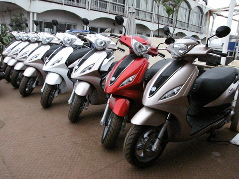 Được trưng bày tại Triển Lãm EICMA (Triển lãm quốc tế về xe máy) tại Milan, Ý tháng 10/2011, Việt Nam là thị trường đầu tiên giới thiệu phiên bản Piaggio Fly mới toàn cầu, Phiên bản Piaggio Fly mới sẽ được trưng bày và bán tại tất cả các đại lý của Piaggio trên toàn quốc từ ngày 17/2/2012 và xuất đi các thị trường khác trên thế giới từ tháng sau Được trưng bày tại Triển Lãm EICMA (Triển lãm quốc tế về xe máy) tại Milan, Ý tháng 10/2011, Việt Nam là thị trường đầu tiên giới thiệu phiên bản Piaggio Fly mới toàn cầu, Phiên bản Piaggio Fly mới sẽ được trưng bày và bán tại tất cả các đại lý của Piaggio trên toàn quốc từ ngày 17/2/2012 và xuất đi các thị trường khác trên thế giới từ tháng sau