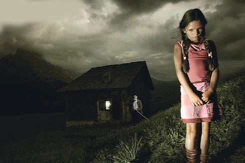 Trẻ thường có tâm lý hoang mang khi bị xâm hại tình dục. (Ảnh minh họa).