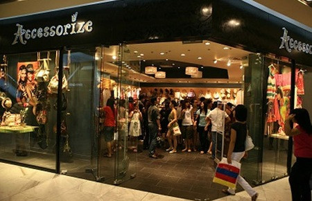 Khách mua sắm Hà Nội bị ảnh hưởng lớn bởi tin đồn và quyết định mua của họ dựa theo tâm lý đám đông. Khách mua sắm Hà Nội bị ảnh hưởng lớn bởi tin đồn và quyết định mua của họ dựa theo tâm lý đám đông.