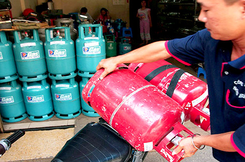 Từ hôm nay (10/2), các công ty gas đồng loạt giảm giá 10.000-12.000 đồng/bình 12 kg. Từ hôm nay (10/2), các công ty gas đồng loạt giảm giá 10.000-12.000 đồng/bình 12 kg.